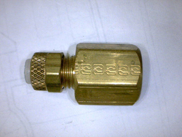 CONECTOR TUBO A HEMBRA NPTF