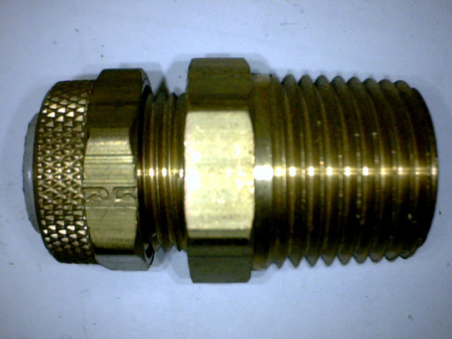 CONECTOR TUBO A MACHO NPTF