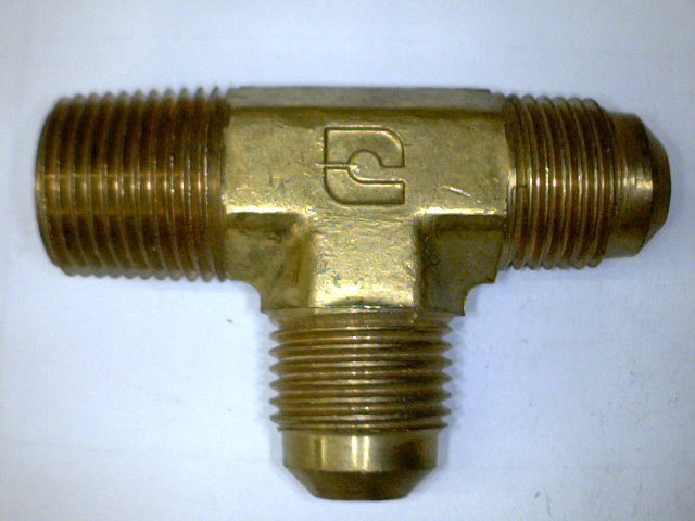 TEE MACHO SAE - MACHO NPTF - CENTRO MACH