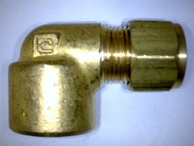 CODO 90G TUBO A HEMBRA NPTF